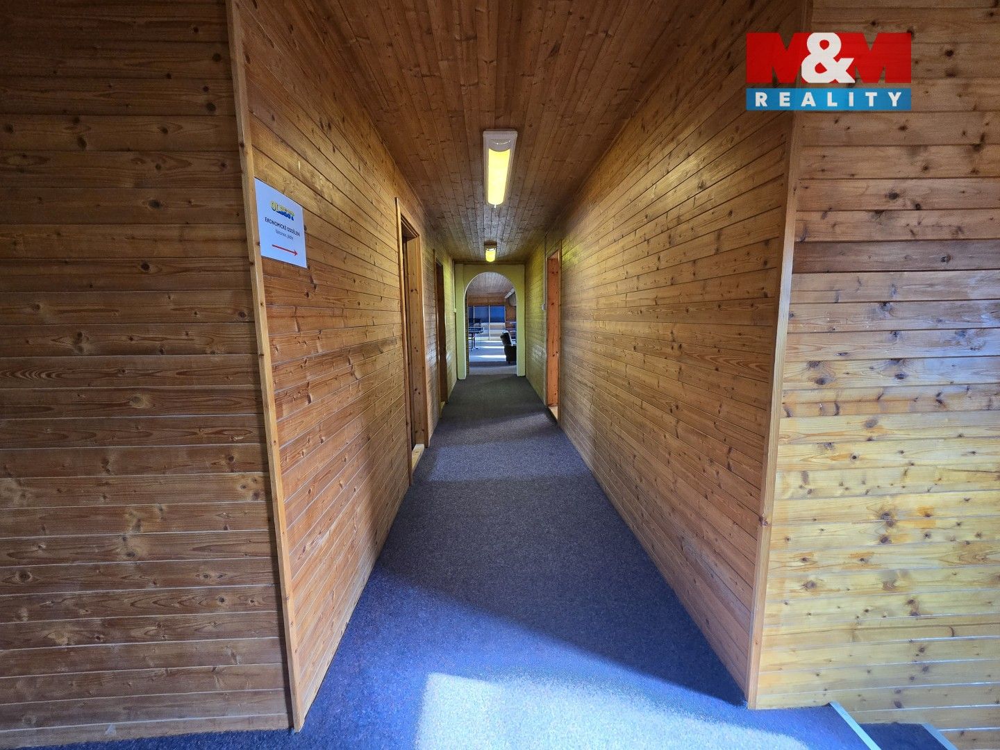 Pronájem komerčního prostoru 200 m² - foto 6