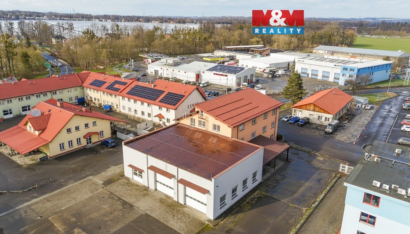 Pronájem komerčního prostoru 1295 m² - foto 1