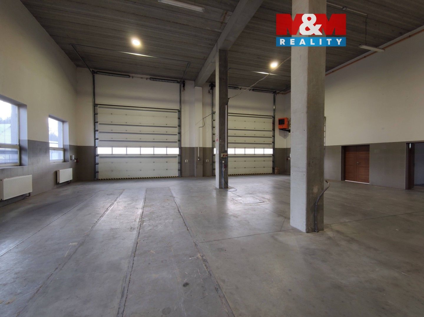 Pronájem komerčního prostoru 1295 m² - foto 2