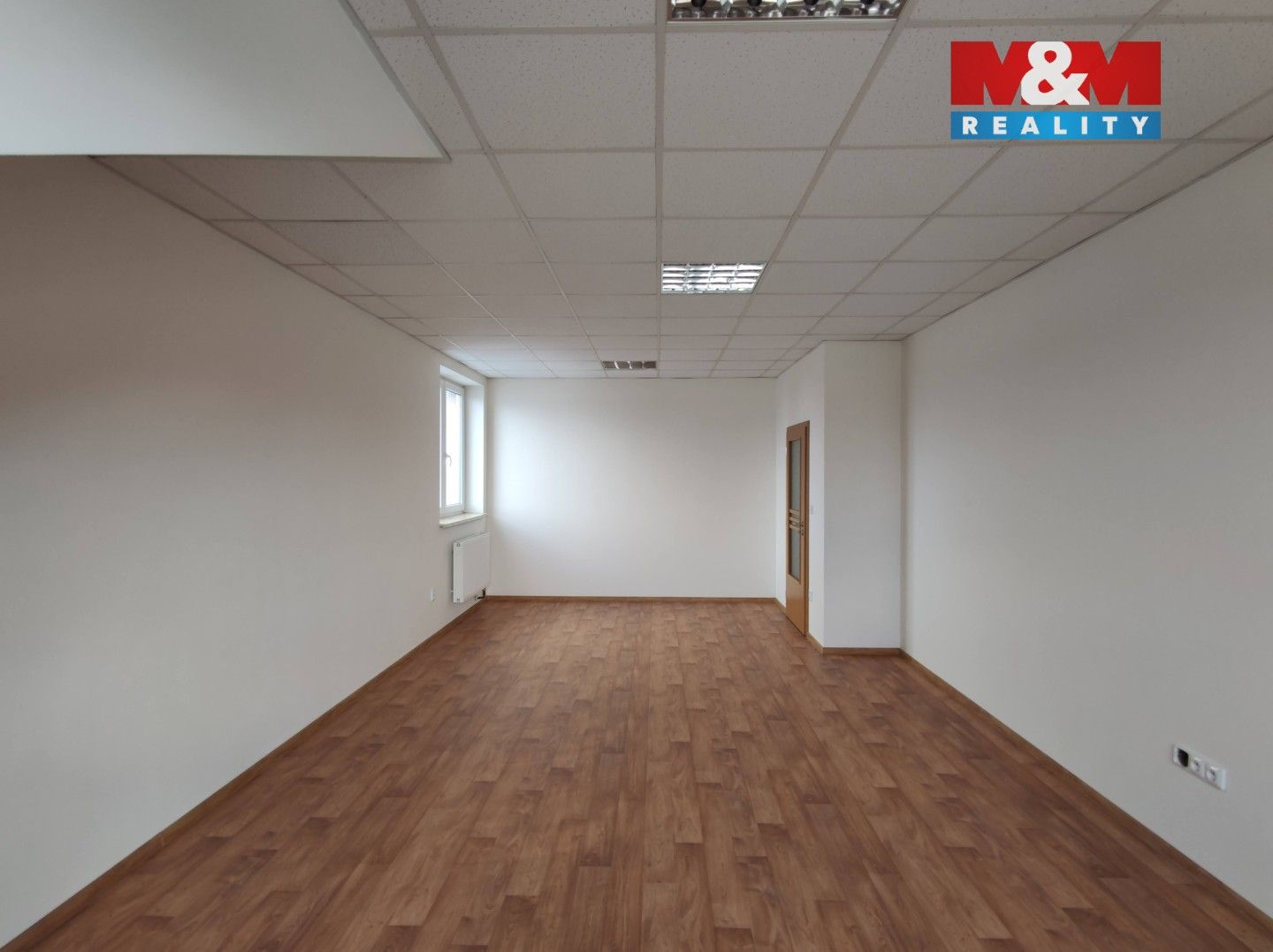 Pronájem komerčního prostoru 1295 m² - foto 5