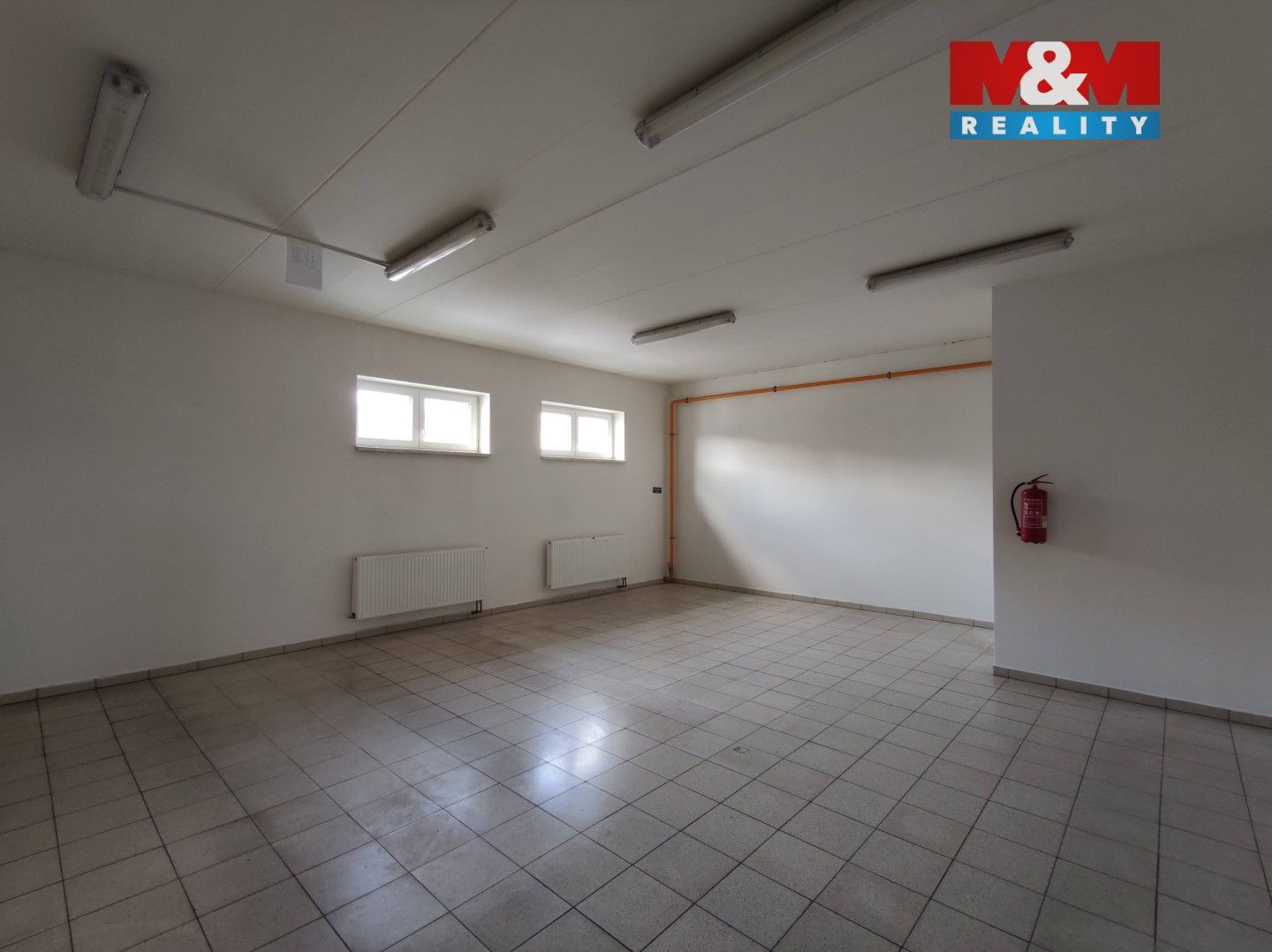 Pronájem komerčního prostoru 1295 m² - foto 8