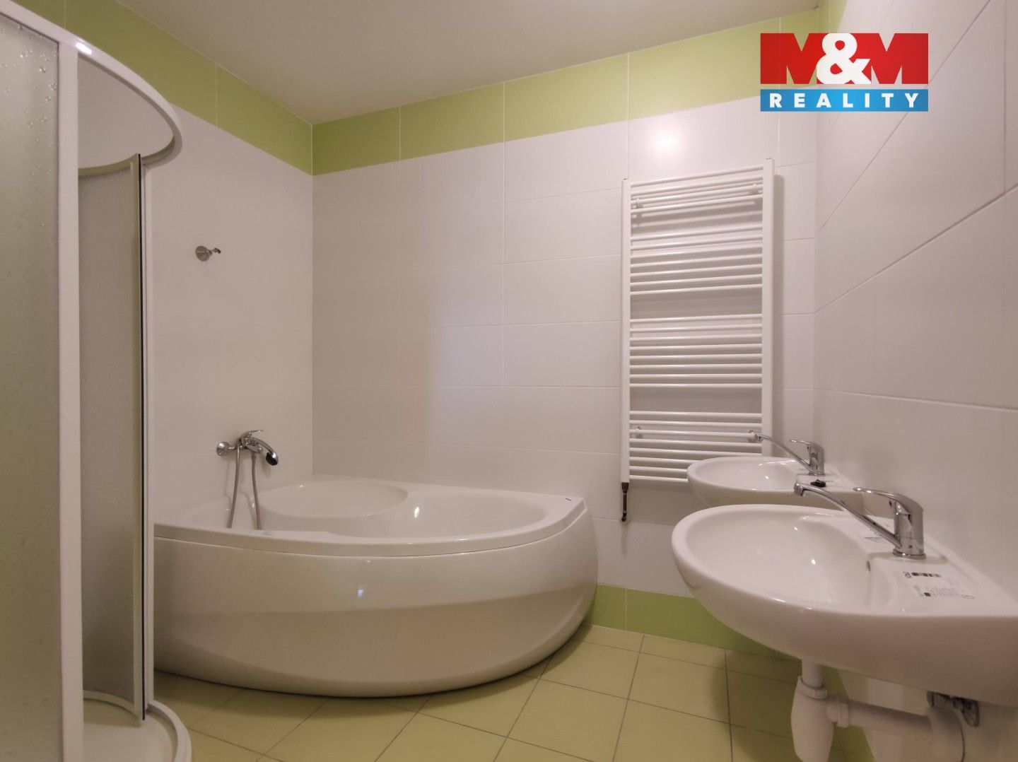 Pronájem komerčního prostoru 1295 m² - foto 11
