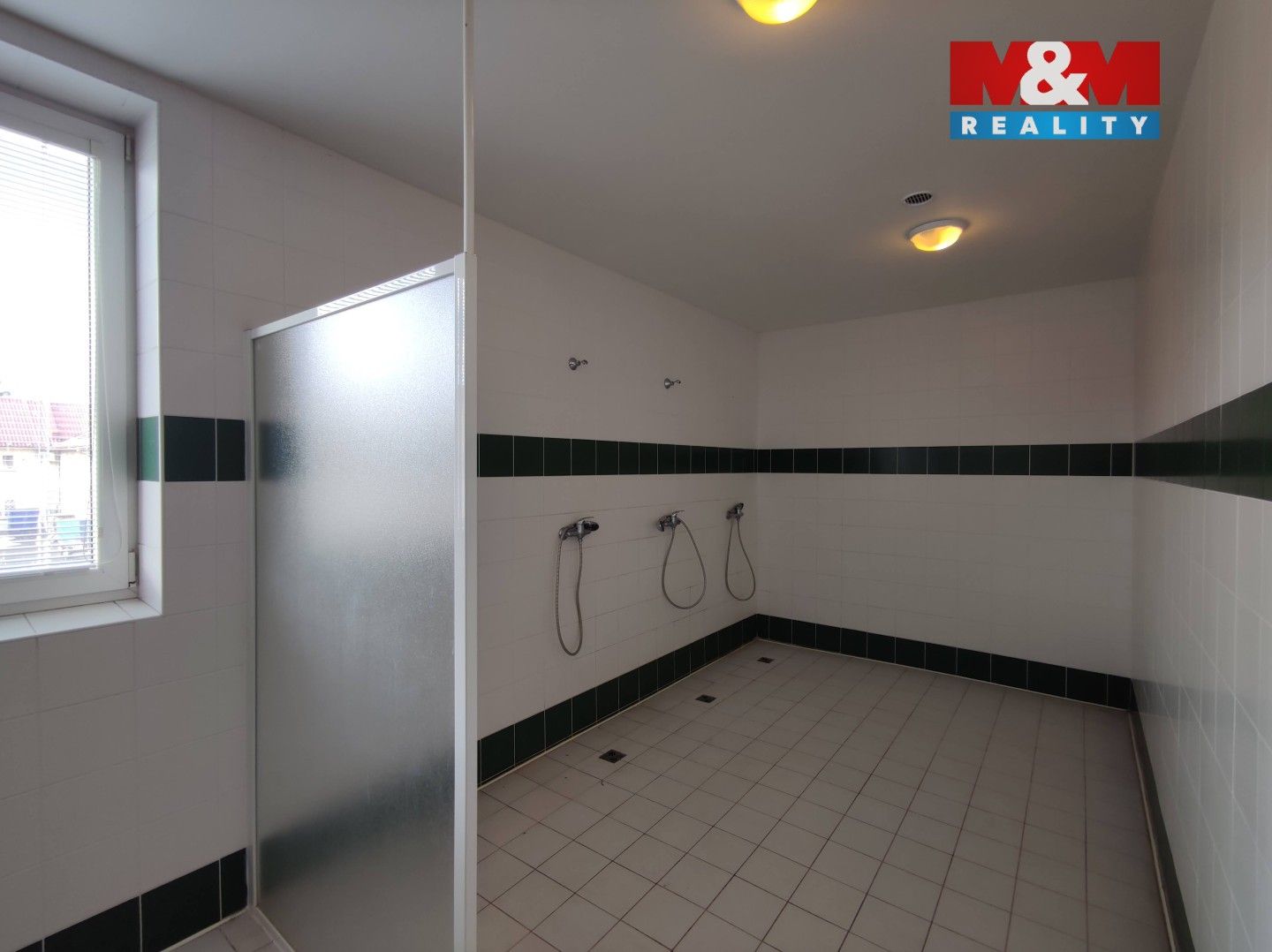 Pronájem komerčního prostoru 1295 m² - foto 13
