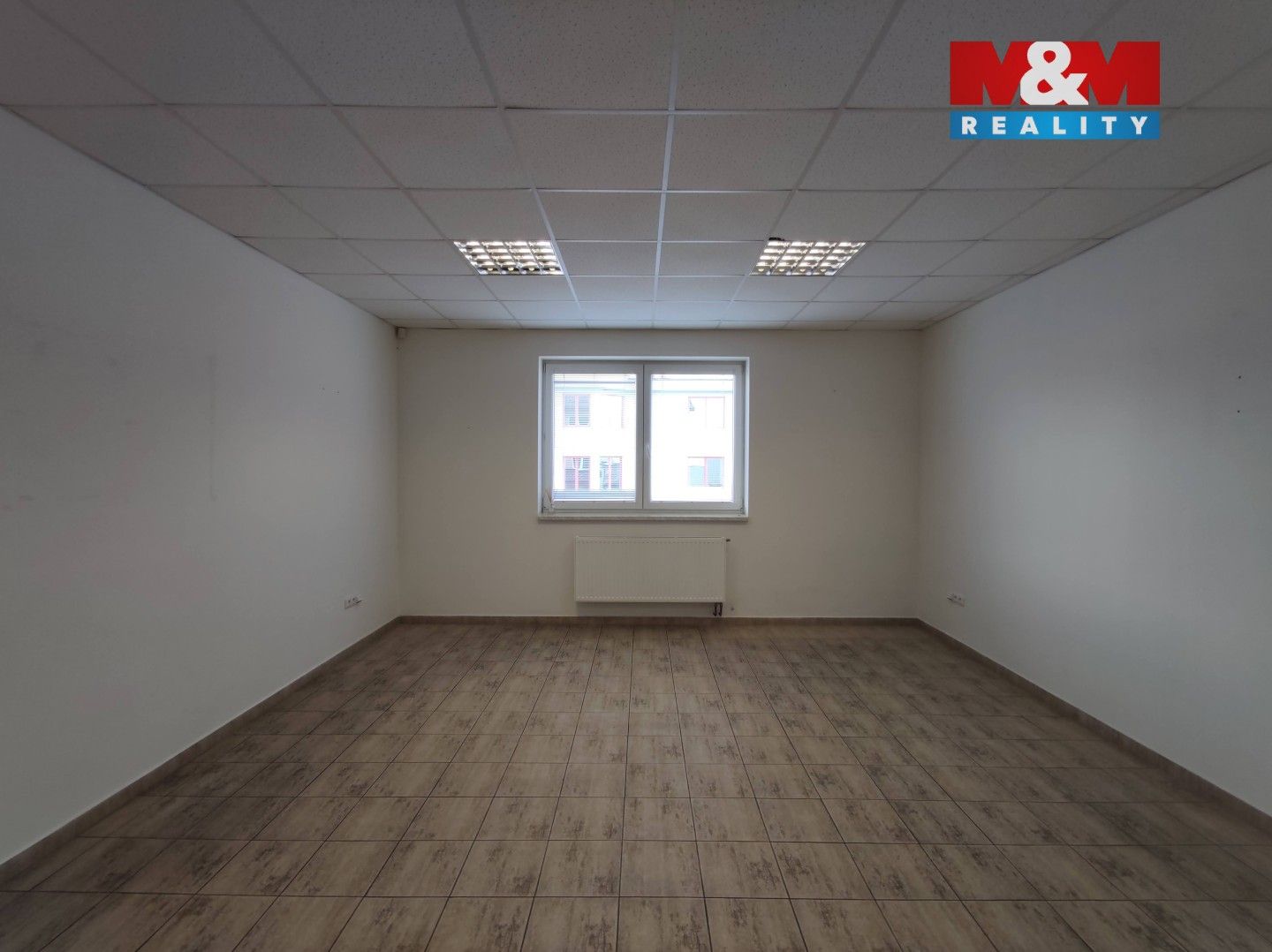 Pronájem komerčního prostoru 1295 m² - foto 12