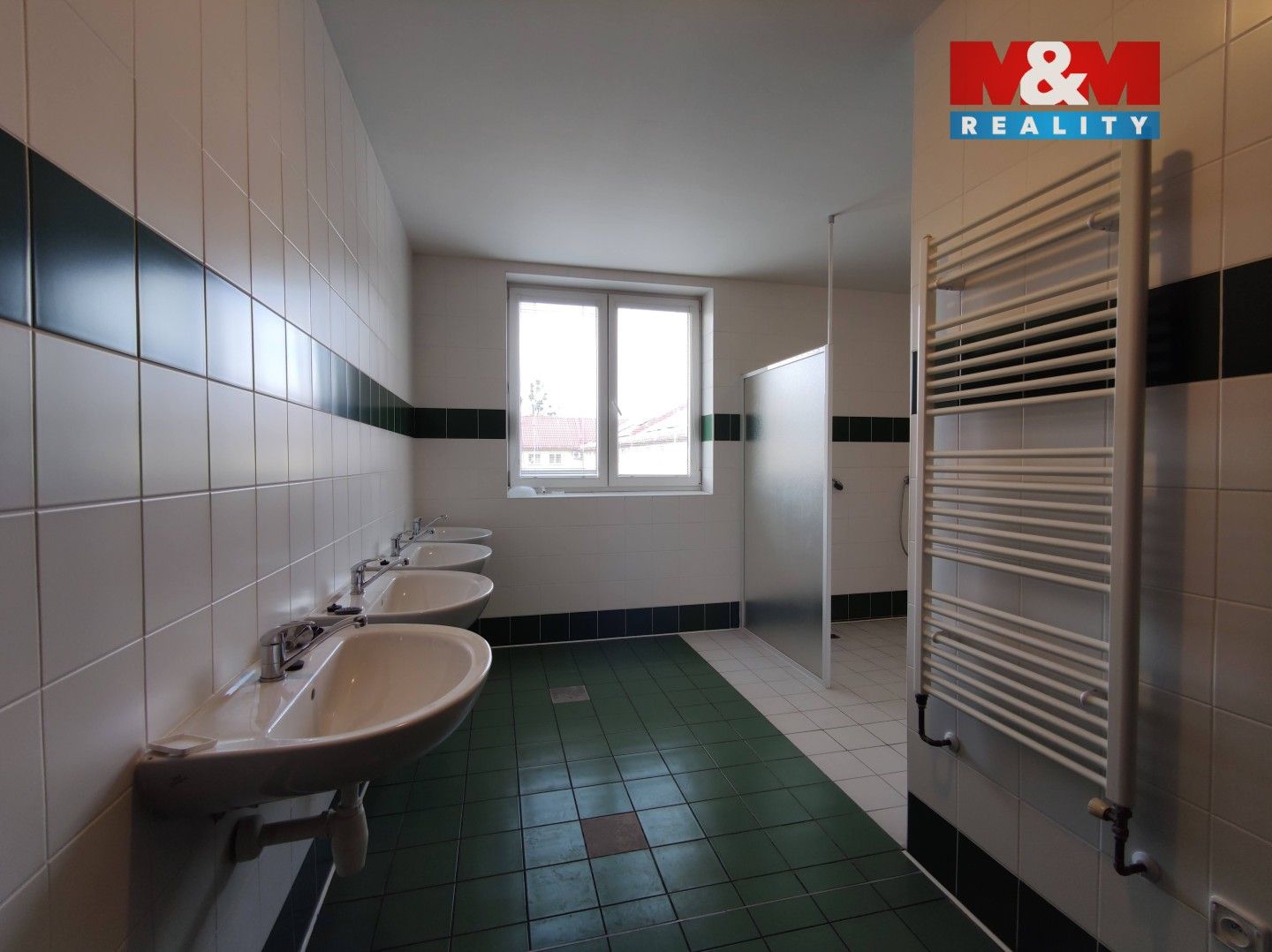 Pronájem komerčního prostoru 1295 m² - foto 16