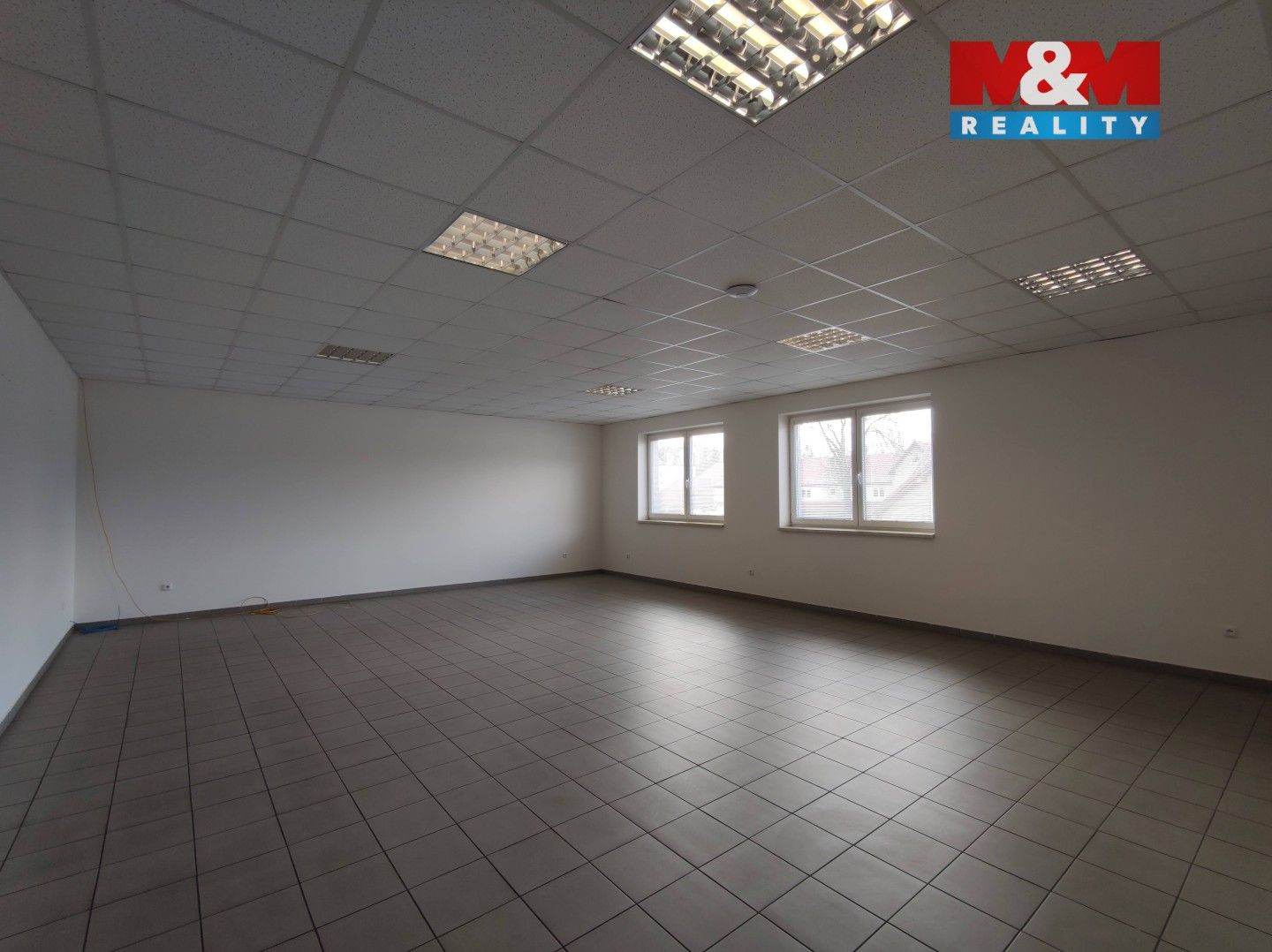 Pronájem komerčního prostoru 1295 m² - foto 18