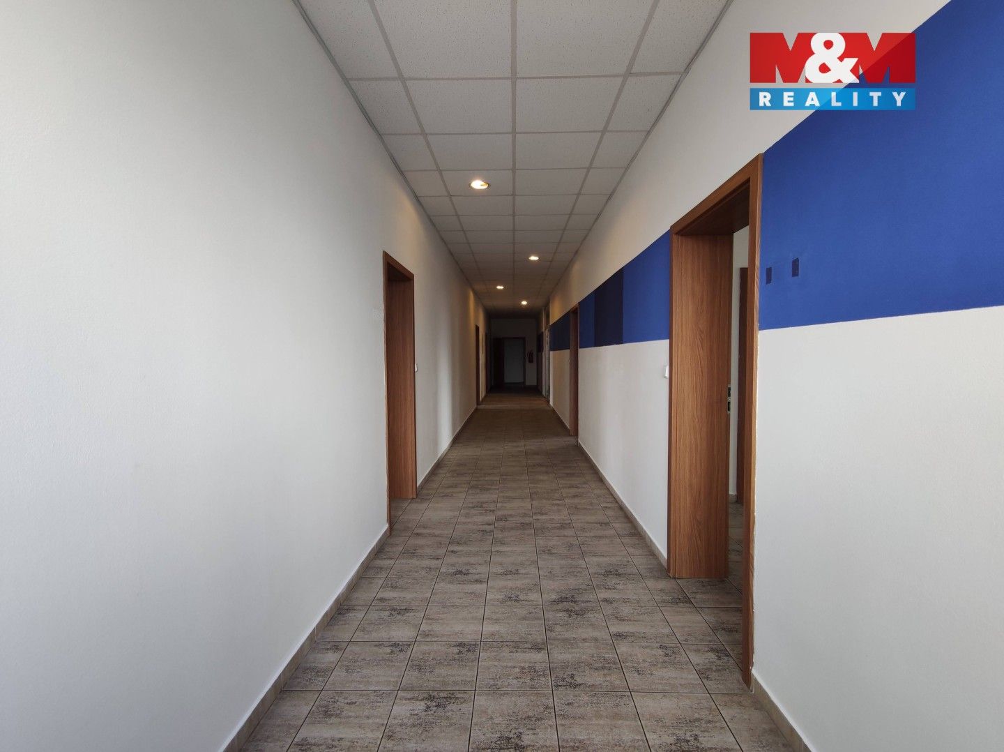 Pronájem komerčního prostoru 1295 m² - foto 22