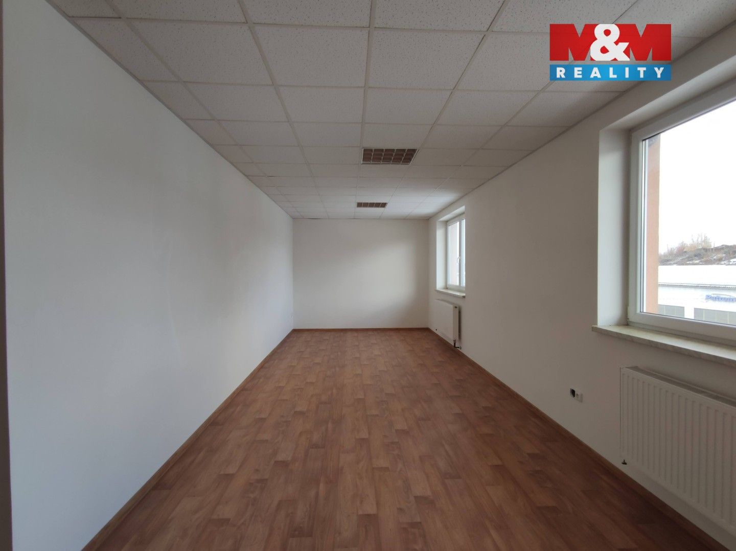 Pronájem komerčního prostoru 1295 m² - foto 26