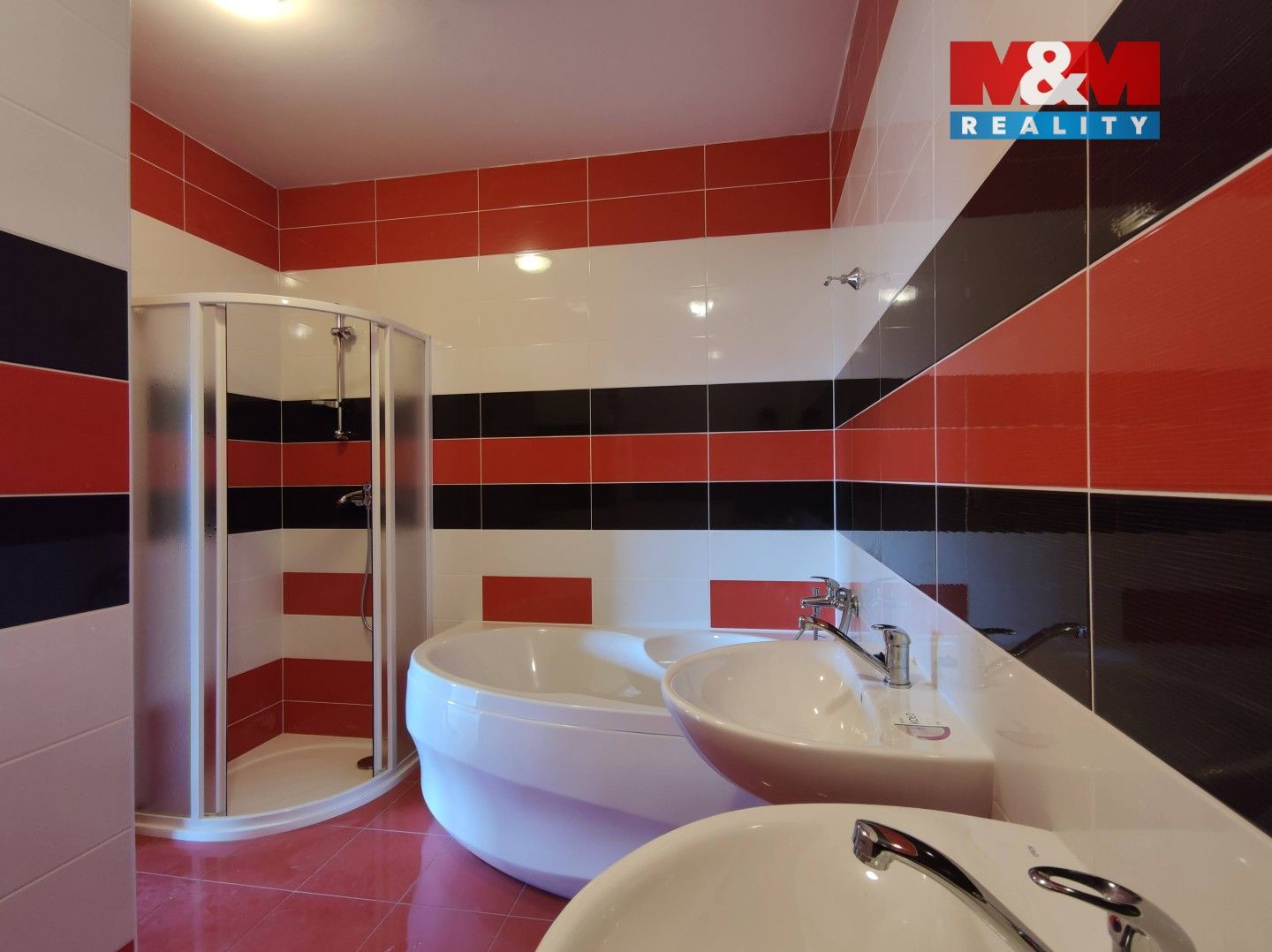 Pronájem komerčního prostoru 1295 m² - foto 30