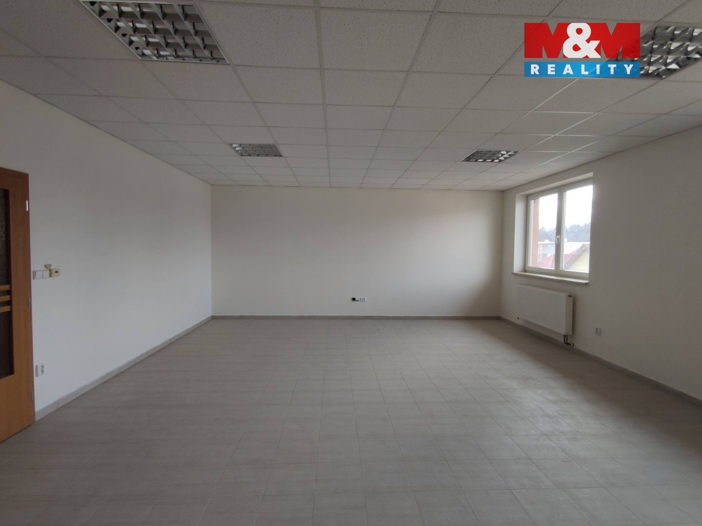 Pronájem komerčního prostoru 1295 m² - foto 31