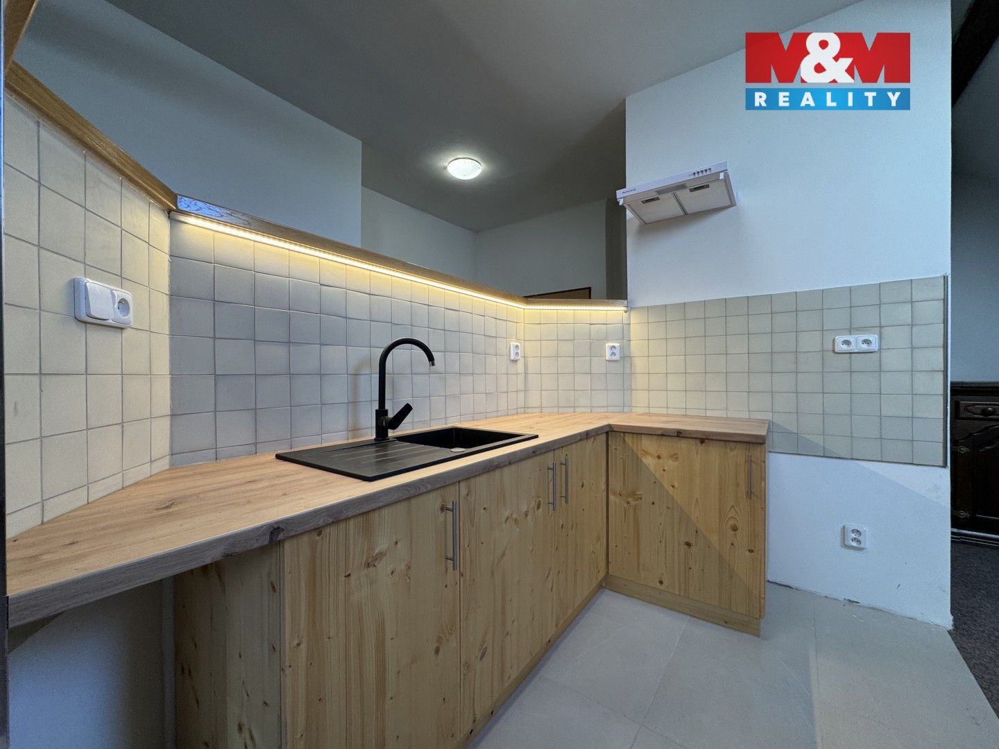 Pronájem komerčního prostoru 48 m² - foto 12