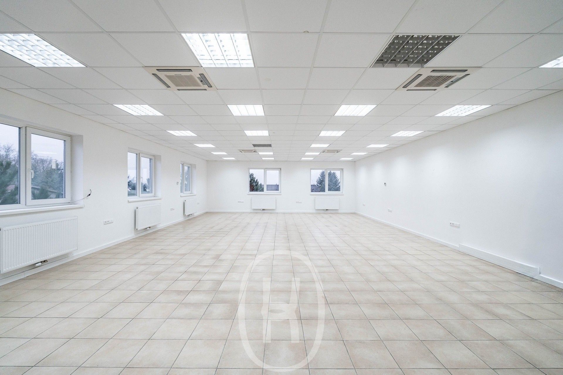 Pronájem komerčního prostoru 2675 m² - foto 5
