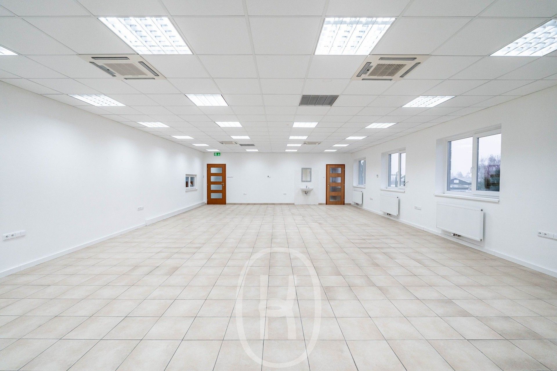 Pronájem komerčního prostoru 2675 m² - foto 8