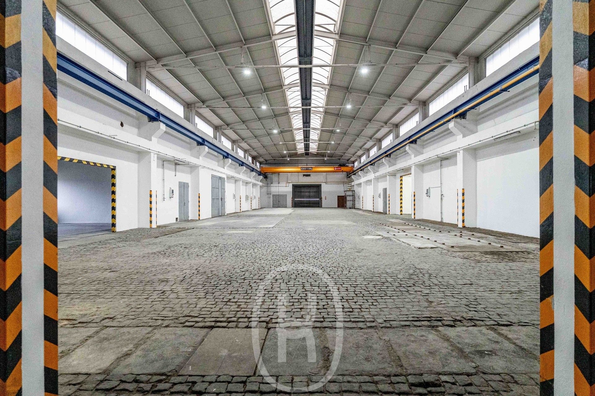 Pronájem komerčního prostoru 2675 m² - foto 6