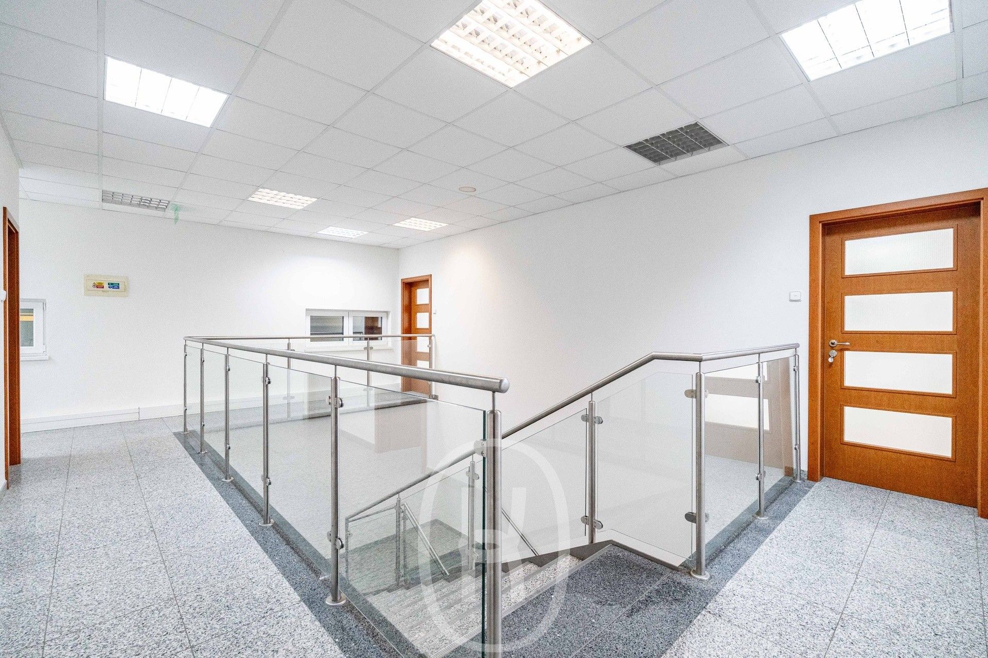 Pronájem komerčního prostoru 2675 m² - foto 10