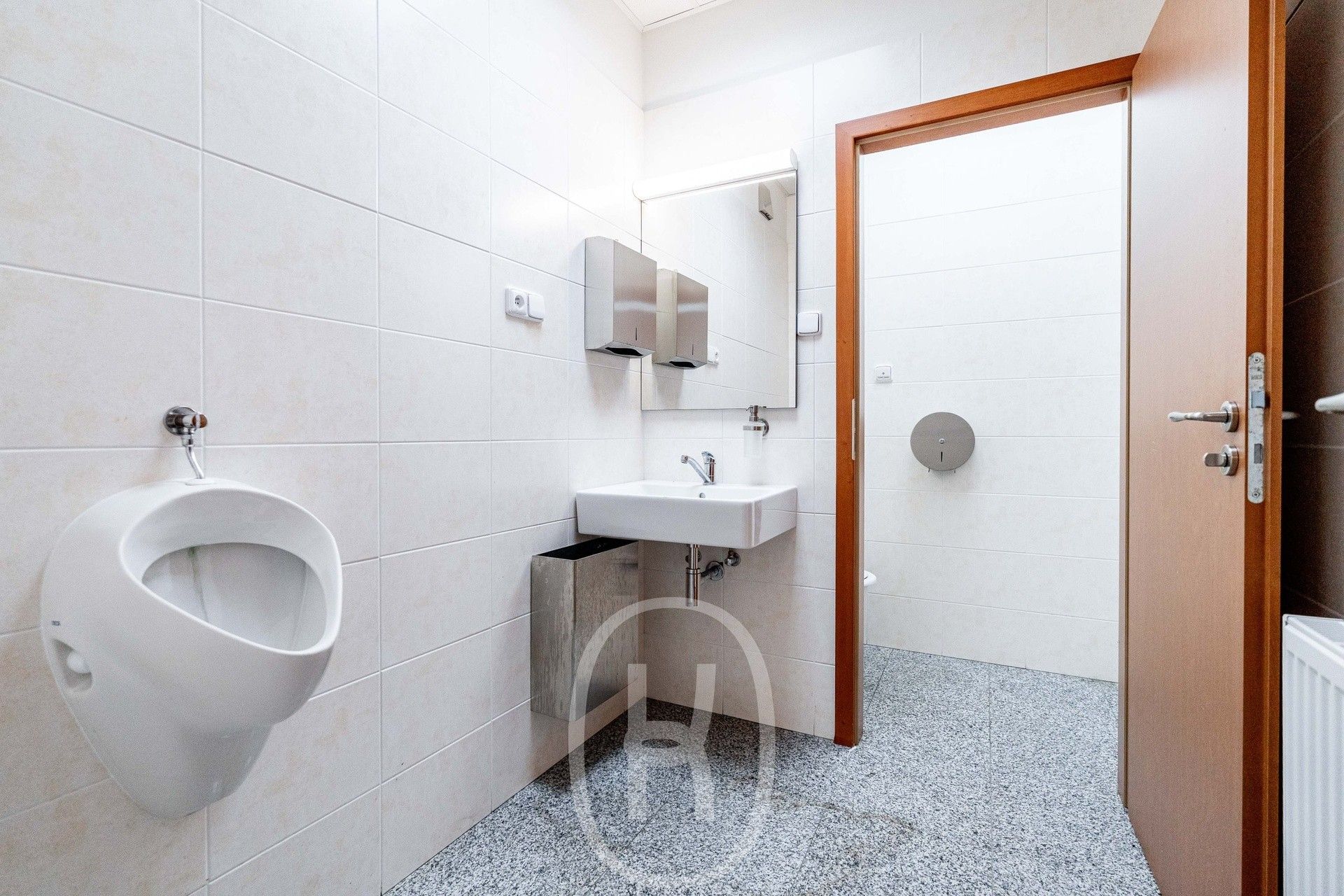 Pronájem komerčního prostoru 2675 m² - foto 15