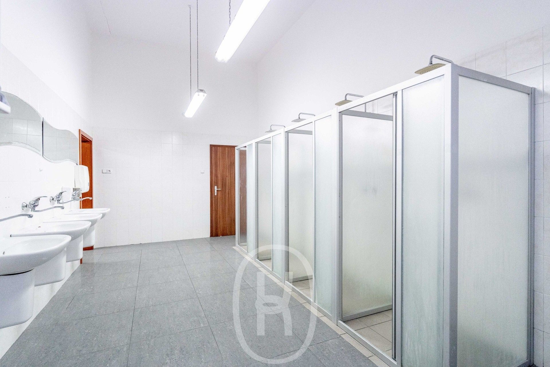 Pronájem komerčního prostoru 2675 m² - foto 23