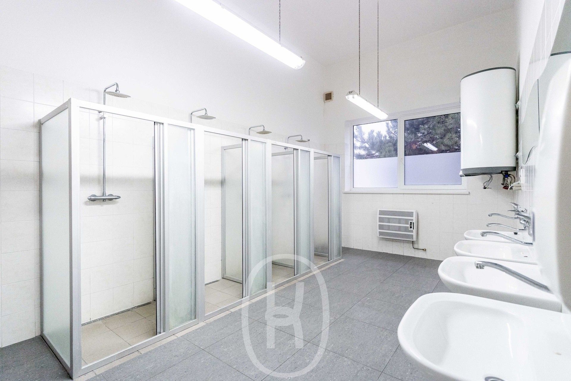 Pronájem komerčního prostoru 2675 m² - foto 22