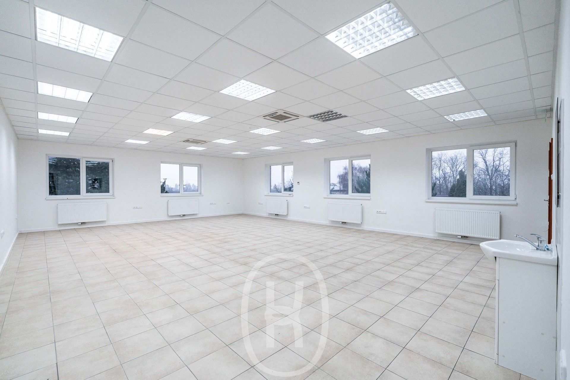 Pronájem komerčního prostoru 2675 m² - foto 17