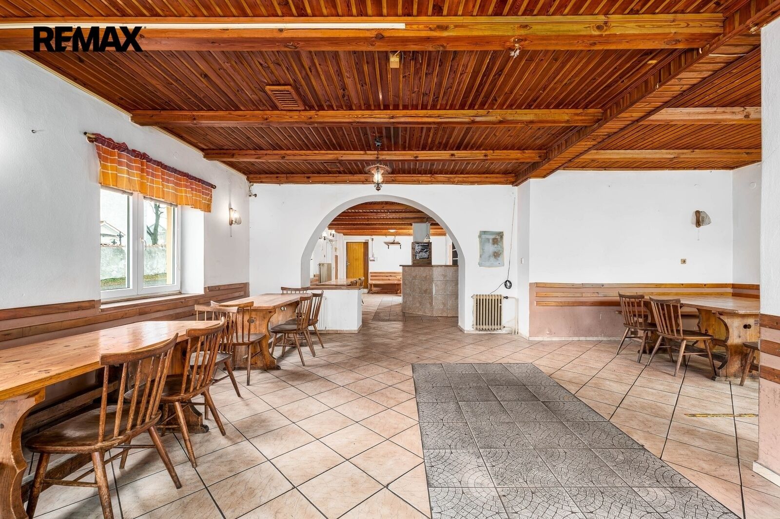 Pronájem komerčního prostoru 170 m² - foto 2