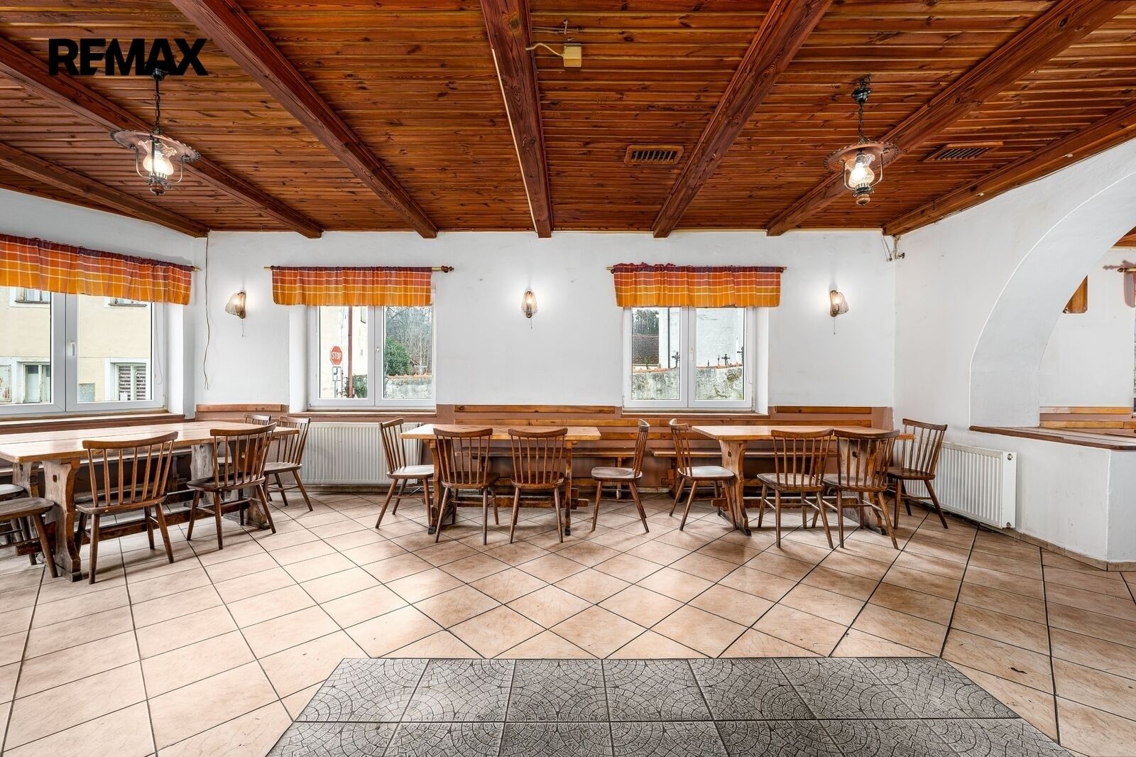 Pronájem komerčního prostoru 170 m² - foto 3