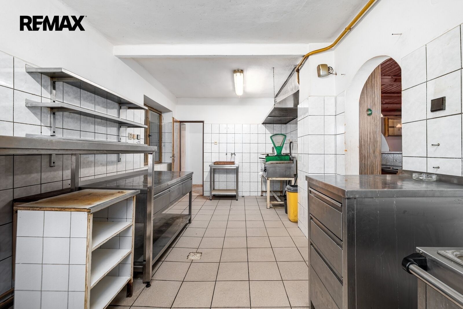 Pronájem komerčního prostoru 170 m² - foto 7