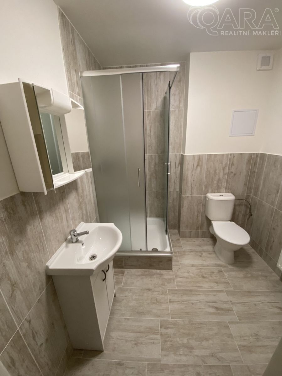 Pronájem bytu 3+1 69 m² - foto 2
