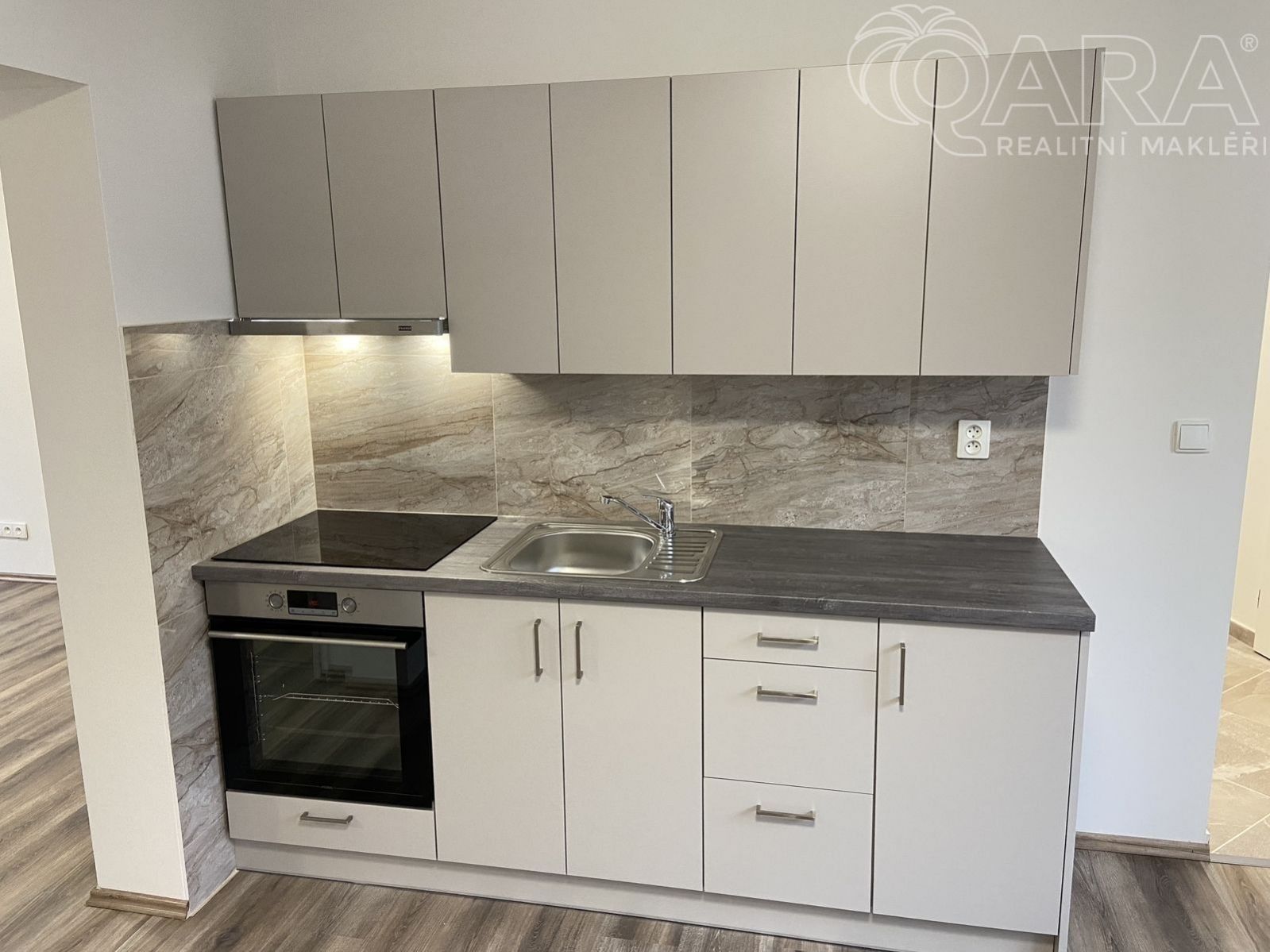 Pronájem bytu 3+1 69 m² - foto 1