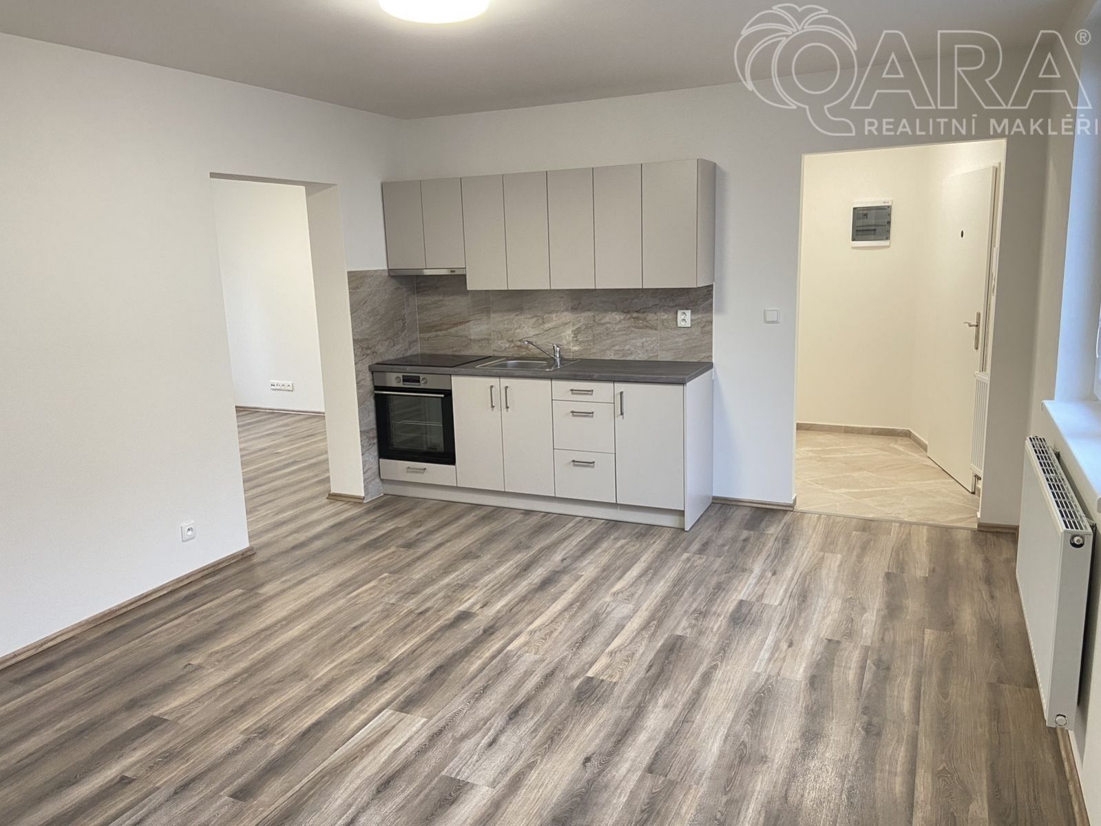 Pronájem bytu 3+1 69 m² - foto 4