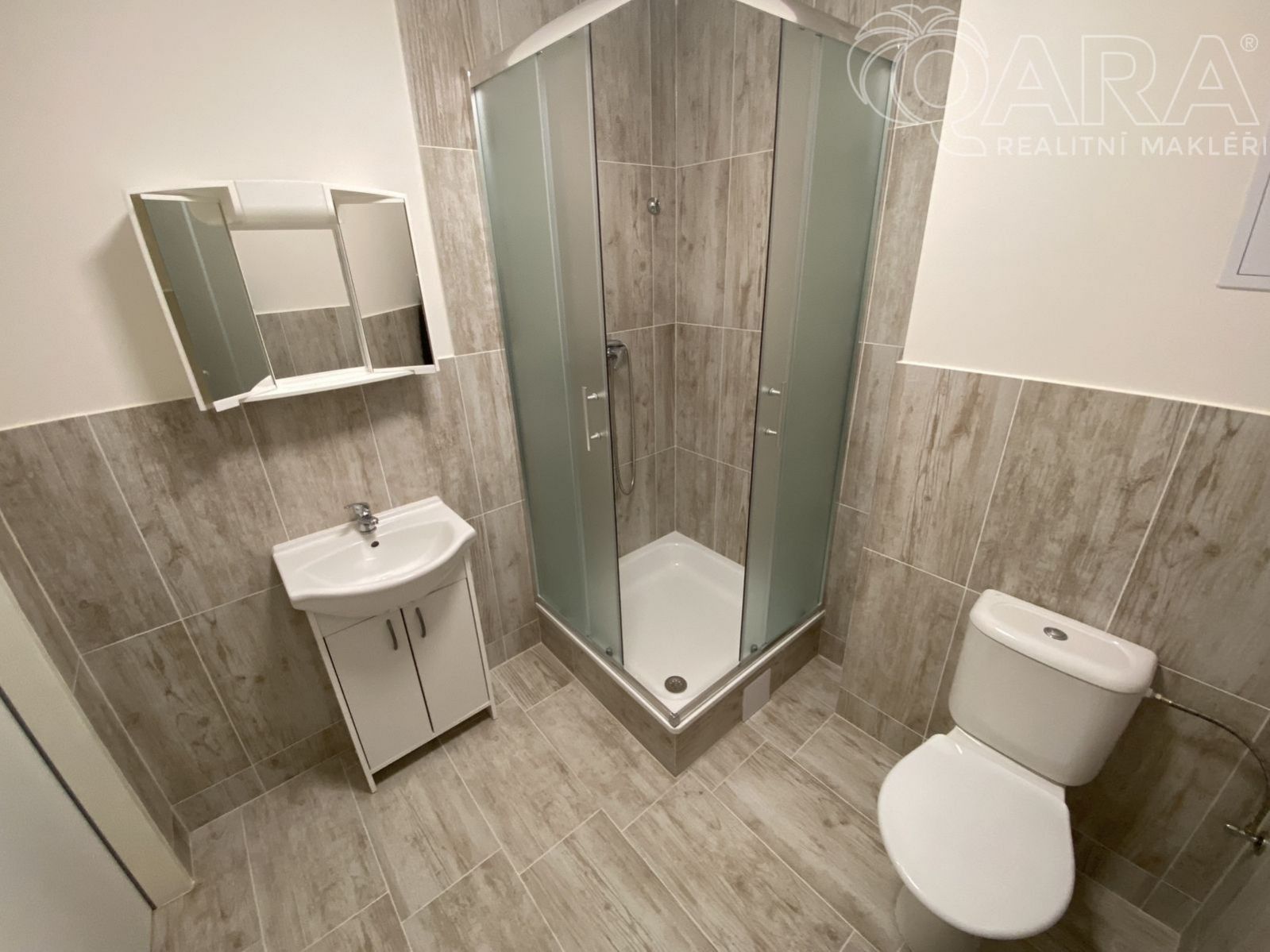 Pronájem bytu 3+1 69 m² - foto 9