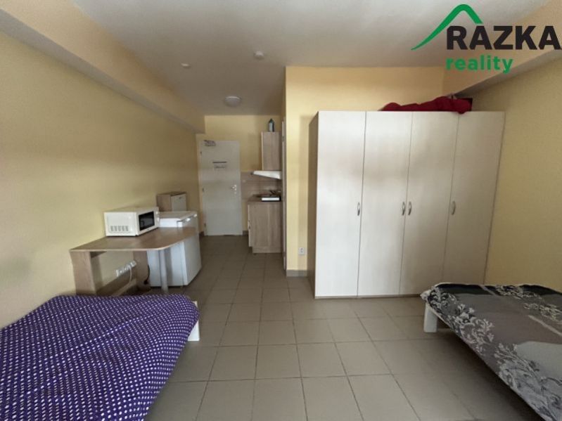 Pronájem komerčního prostoru 1400 m² - foto 7