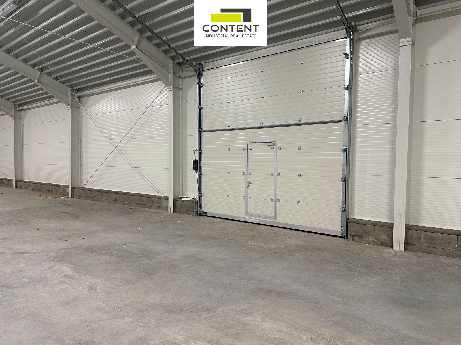 Pronájem komerčního prostoru 1200 m² - foto 6