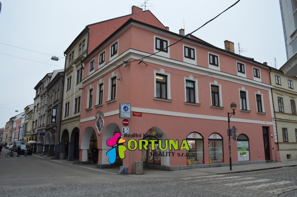 Prodej komerčního prostoru 1563 m² - foto 1