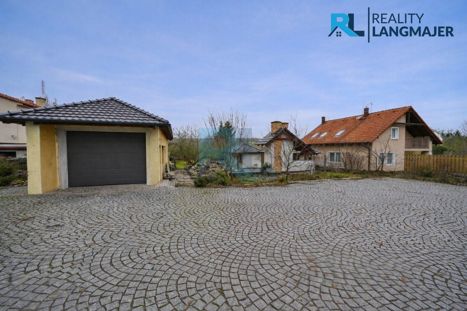 Prodej pozemku 656 m² - foto 1