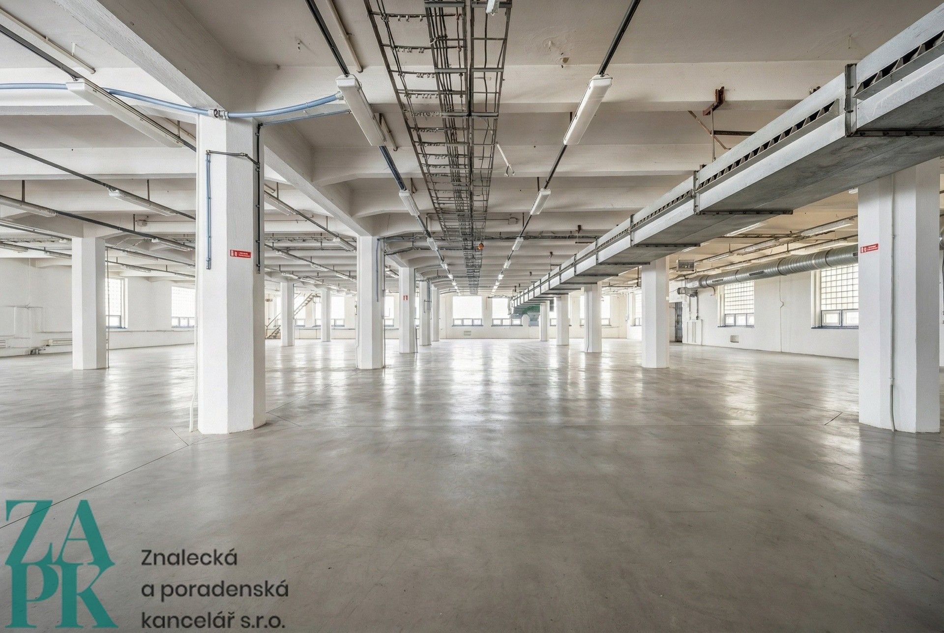 Pronájem komerčního prostoru 1075 m² - foto 6