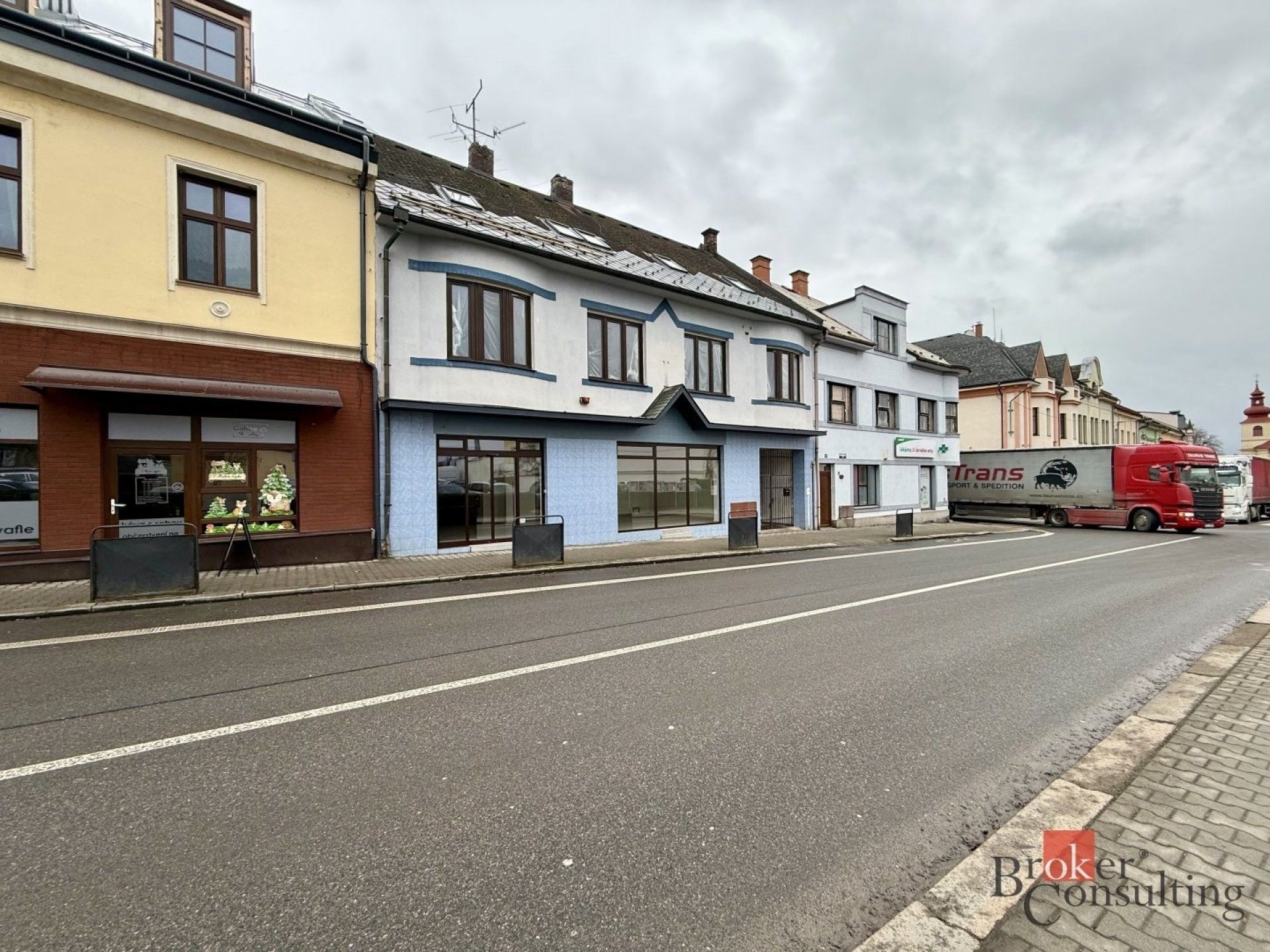 Pronájem komerčního prostoru 200 m² - foto 1