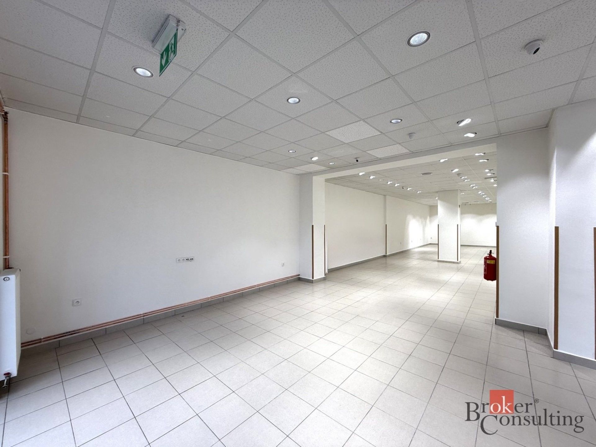 Pronájem komerčního prostoru 200 m² - foto 4