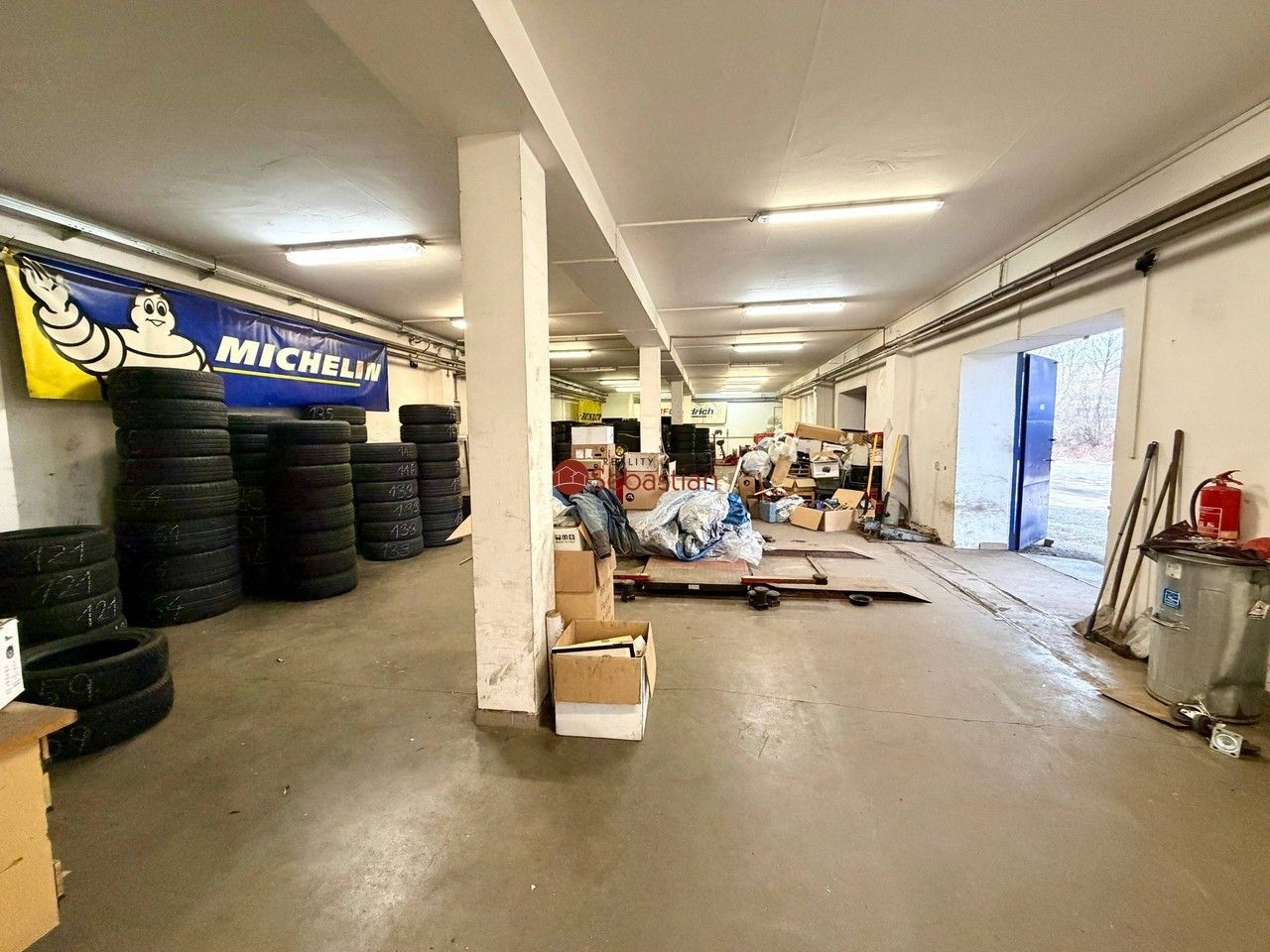 Pronájem komerčního prostoru 530 m² - foto 4