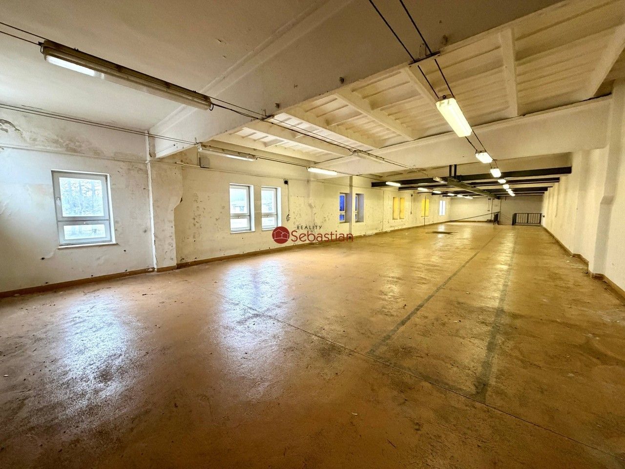 Pronájem komerčního prostoru 530 m² - foto 7