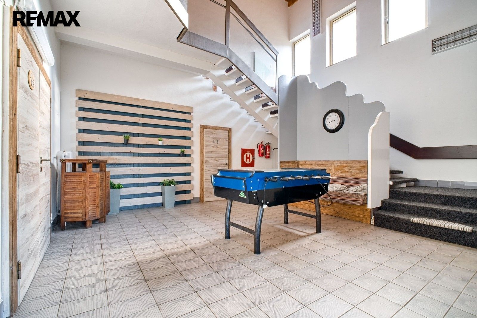 Prodej komerčního prostoru 1000 m² - foto 4
