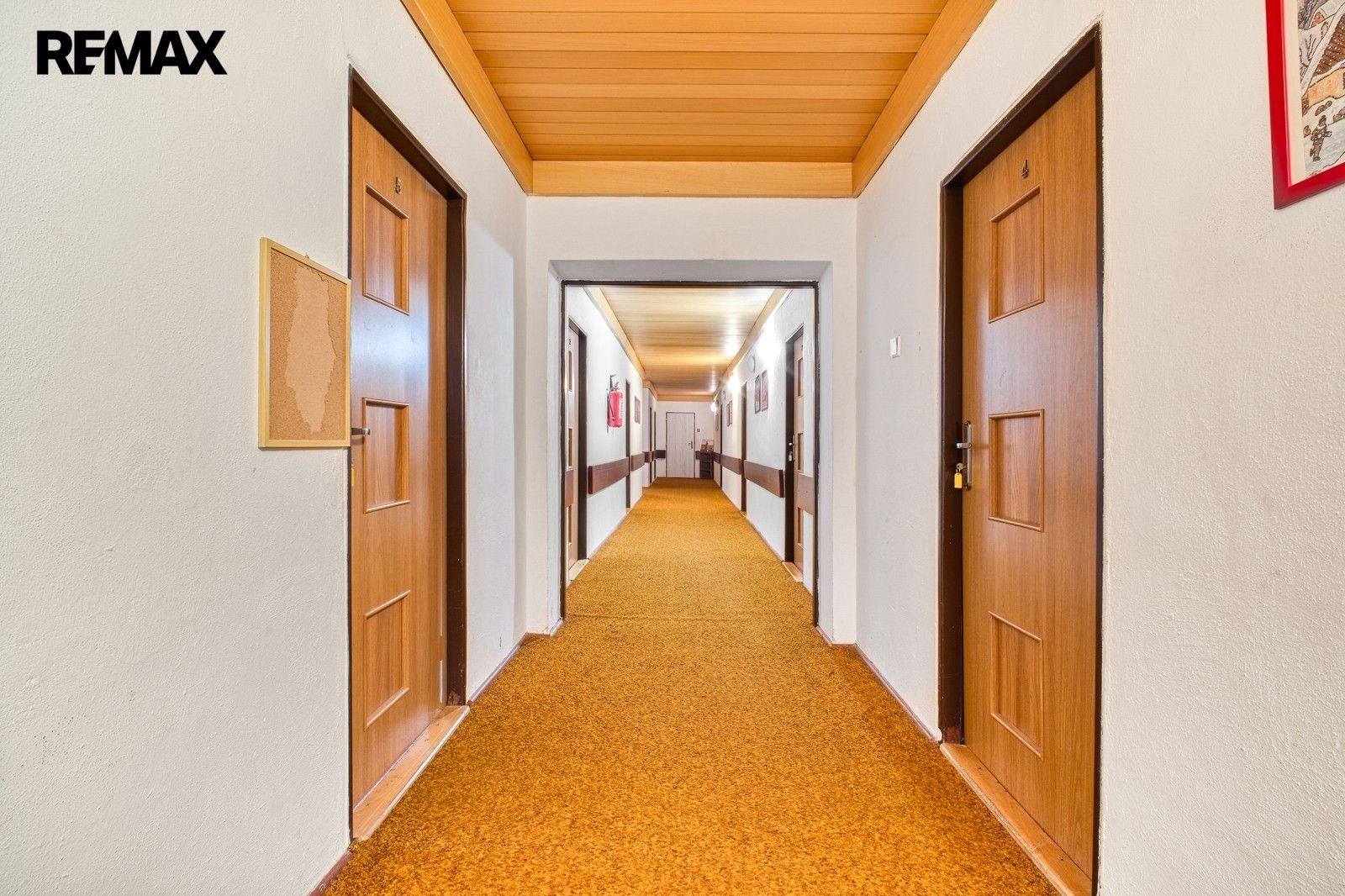 Prodej komerčního prostoru 1000 m² - foto 9