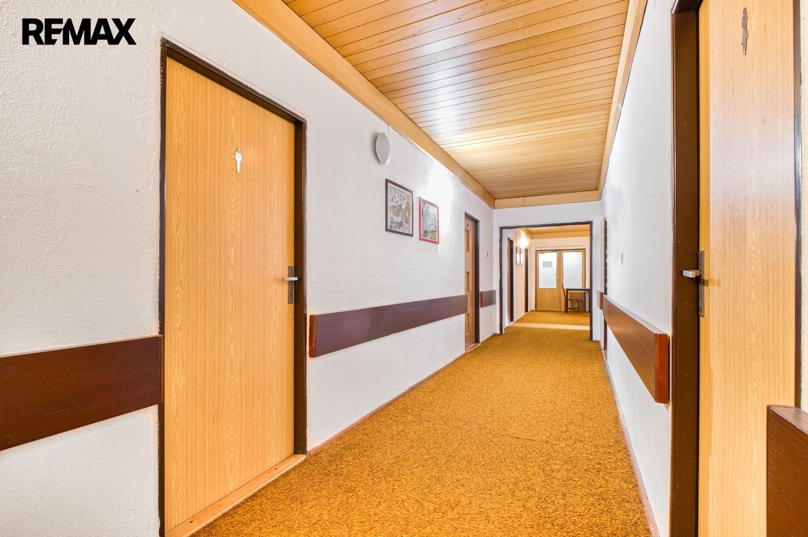 Prodej komerčního prostoru 1000 m² - foto 10