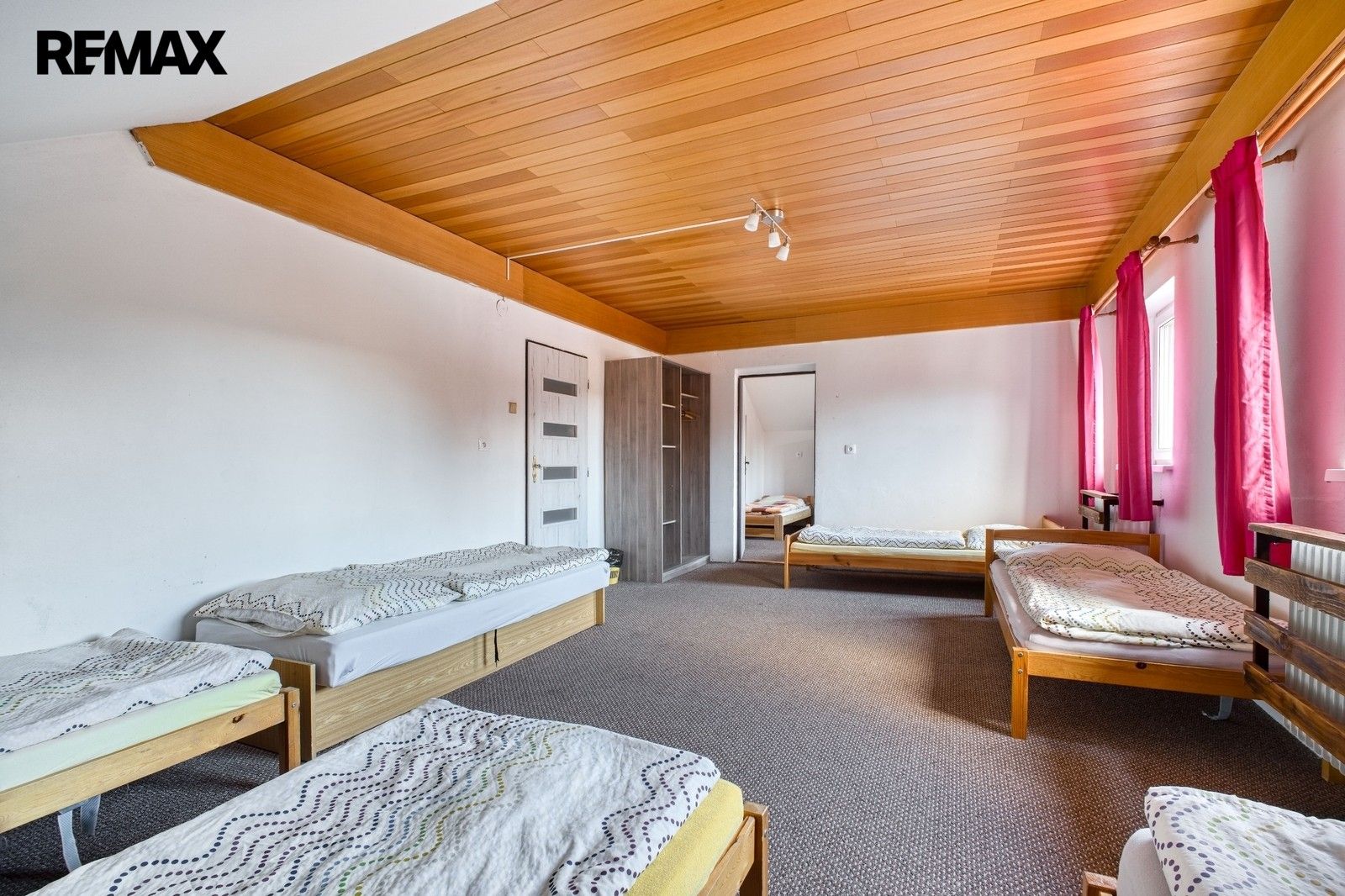 Prodej komerčního prostoru 1000 m² - foto 16
