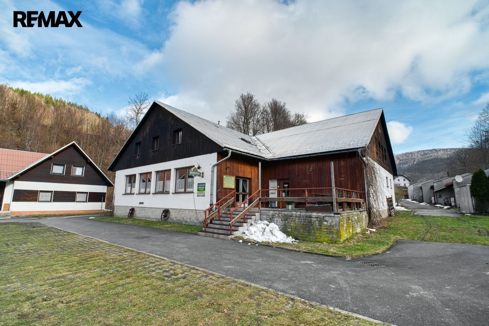 Prodej komerčního prostoru 1000 m² - foto 25