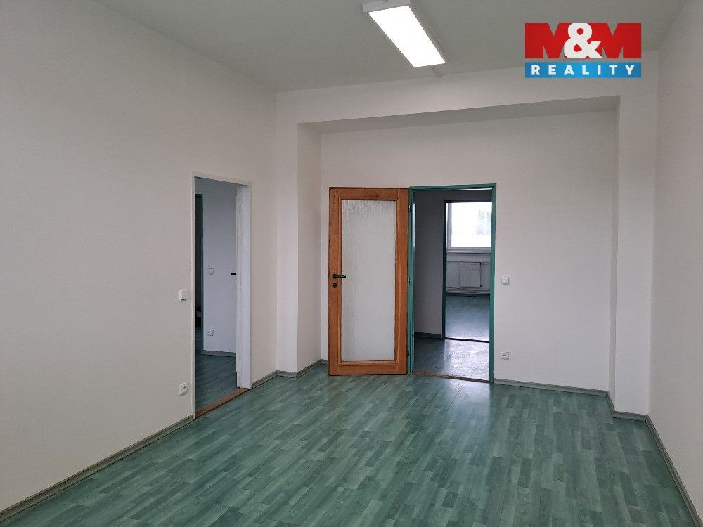 Pronájem komerčního prostoru 200 m² - foto 8