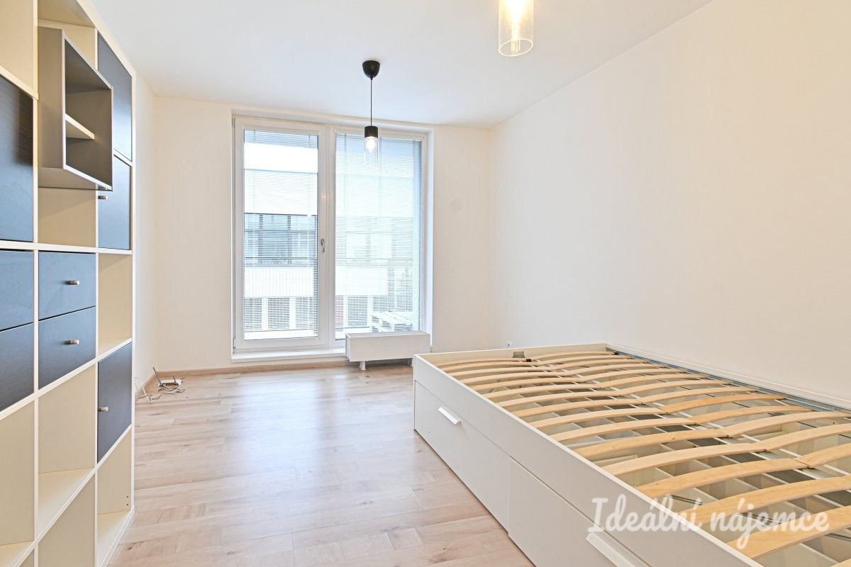 Pronájem bytu 1+1 24 m² - foto 4