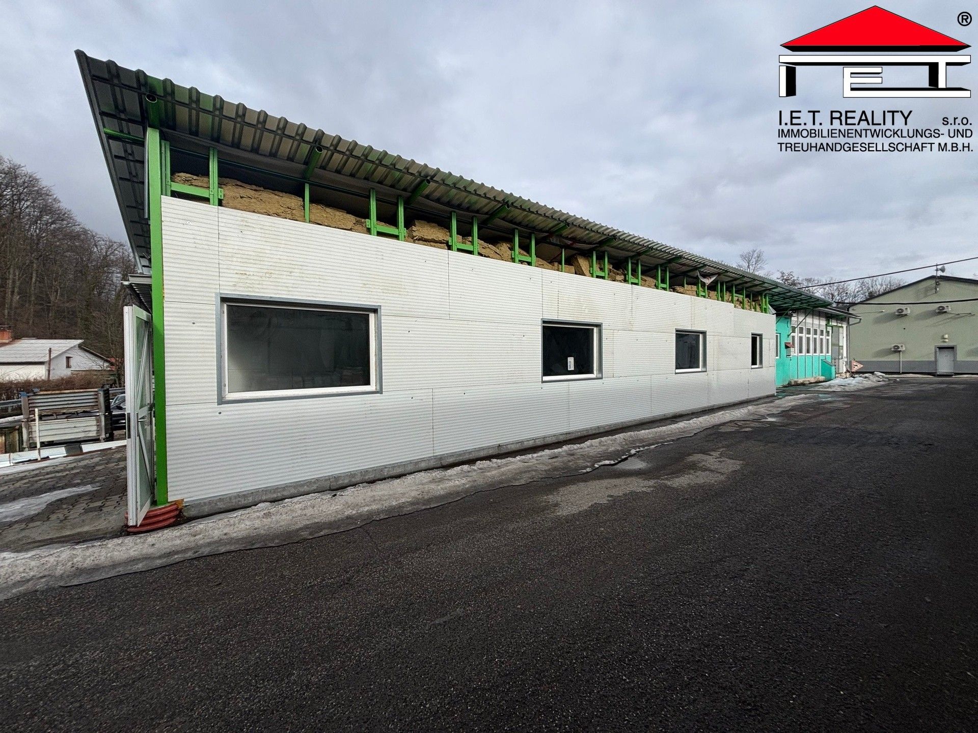 Pronájem komerčního prostoru 90 m² - foto 1