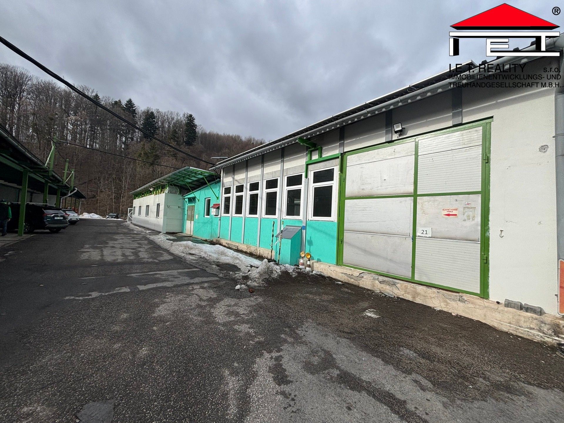 Pronájem komerčního prostoru 260 m² - foto 1