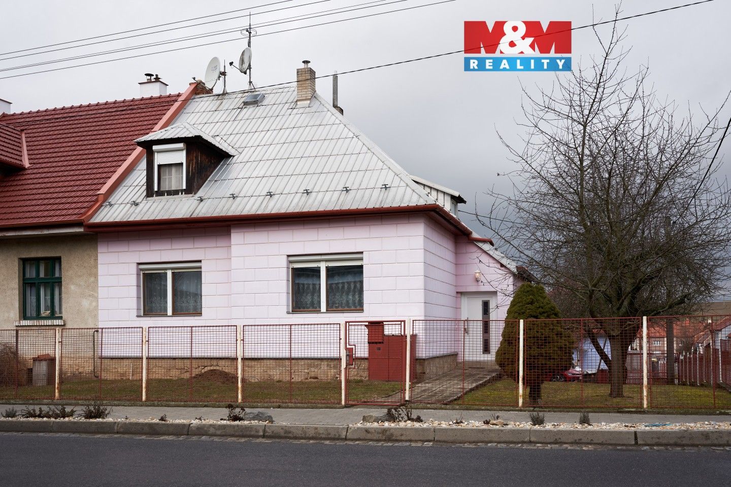 Prodej domu 100 m² - foto 1