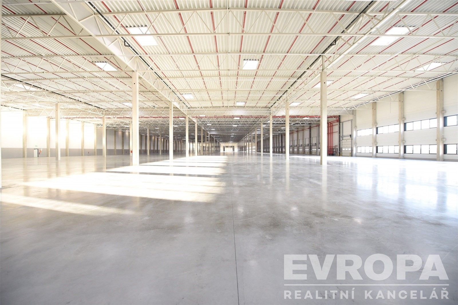 Pronájem komerčního prostoru 14707 m² - foto 3